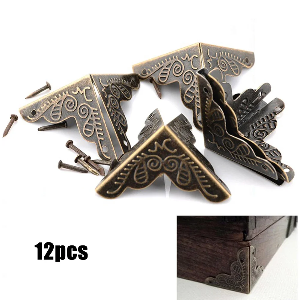 Protecteur d'angle Antique, 12 - Body Jewelry Display Case avis et prix